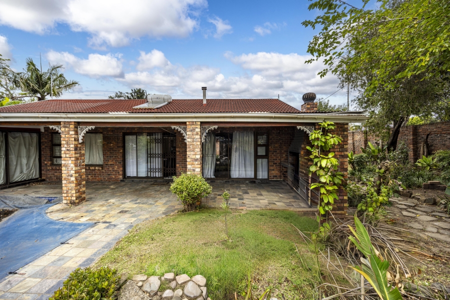 4 Bedroom Property for Sale in Nahoon Valley Park Eastern Cape
